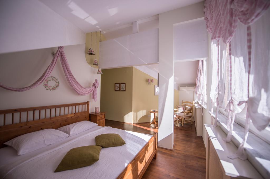Guesthouse Trajbar Team Zapresic Bagian luar foto