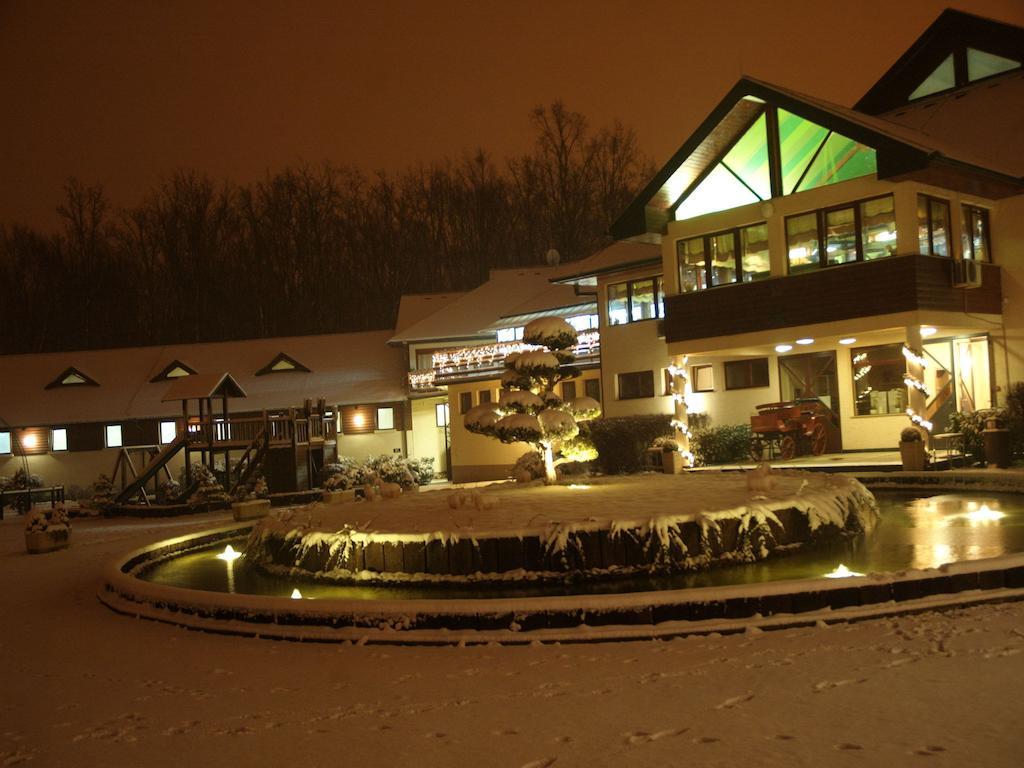 Guesthouse Trajbar Team Zapresic Bagian luar foto
